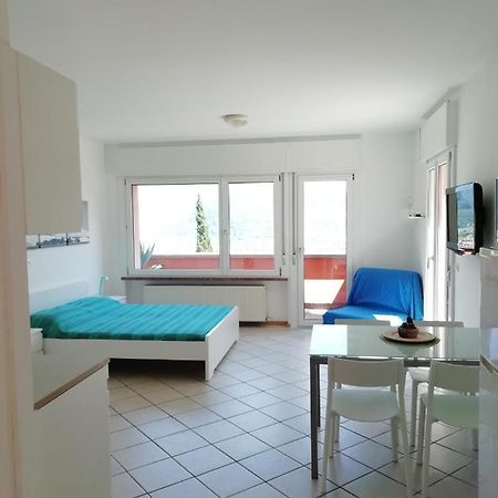 Lake & Castle View Apartment Riva del Garda Luaran gambar
