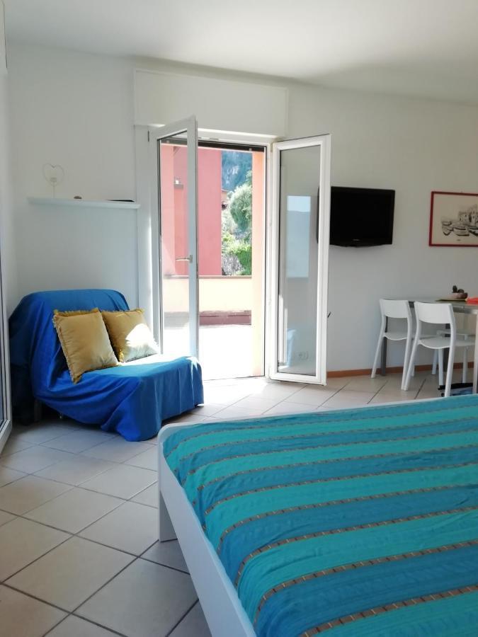 Lake & Castle View Apartment Riva del Garda Luaran gambar